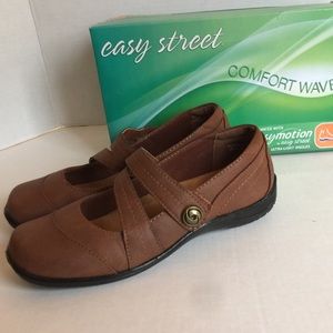 Easy Street Mary Jane TAN 7.5 M